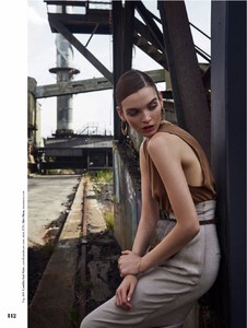 Elle_Australia_March_2017_FreeMags.cc__dragged_-page7.thumb.jpg.a817741ca0cd0e7ed389504c9dc80ff0.jpg