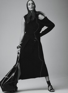 Fashion-Magazine-Zuzanna-Bijoch-Dean-Isidro-1.thumb.jpg.7b5c16324777db62627dfa94d4fb899a.jpg