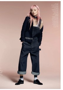 Fernanda-Ly-Dior-ELLE-UK-September-2017-Cover-Editorial06.thumb.jpg.dc8ee66ee4542c2188543e4281e06000.jpg