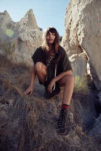 Free-People-National-Parks-Foundation-2017-Lookbook06.thumb.jpg.feb18643304bddb0103384076acabcae.jpg