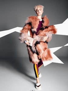 Glamour-Italia-October-2017-Agnete-Hegelund-by-Baard-Lunde-7.thumb.jpg.765d0a95ff4387fae3f308f0fe359fbc.jpg