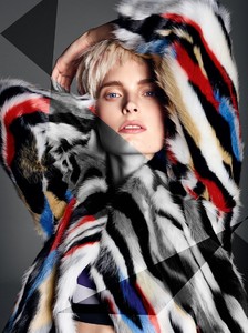 Glamour-Italia-October-2017-Agnete-Hegelund-by-Baard-Lunde-8.thumb.jpg.1f367cf74abf20a1e999ae4f6b8acb4d.jpg