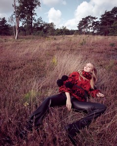 Grazia-Germany-Folke-Matthes-Andreas-Ortner-2.thumb.jpg.05323bb2b0dd0ef422a3b194590b622a.jpg