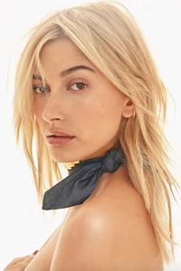 Hailey-Baldwin-S-Moda-October-2017-Cover-Photoshoot04.thumb.jpg.0dcd81d02e6accae113df48d02ca7bf0.jpg