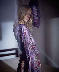 Harpers-Bazaar-Kazakhstan-Septamber-2017-Franzi-Frings-Kate-Davis-Macleod-1.thumb.jpg.c9064b5914af8b4cd559e0f1dcc842bf.jpg