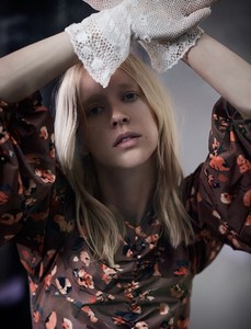 Harpers-Bazaar-Kazakhstan-Septamber-2017-Franzi-Frings-Kate-Davis-Macleod-4.thumb.jpg.cb9e108a644a713cc007a80eebc3dbe5.jpg