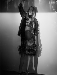Harpers-Bazaar-Kazakhstan-Septamber-2017-Franzi-Frings-Kate-Davis-Macleod-7.thumb.jpg.290d0f4f41fd5cdf403d5a3600169f69.jpg