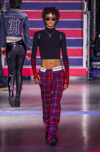 Hilfiger-RF17-8013.thumb.jpg.39831feb3f83d8895ef209b6a2231b3f.jpg
