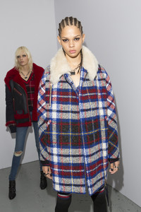 Hilfiger-bks-Z-RF17-9255.thumb.jpg.5612506c4c9c66939d1cd96a2ae5ffdc.jpg