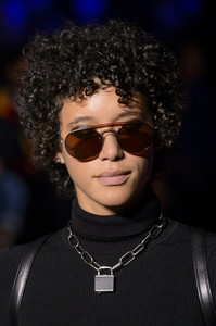 Hilfiger-clp-RF17-2532.thumb.jpg.9f45b6c54aafc3cb3eea27310571d040.jpg