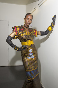 Jean_Paul_Gaultier_Fall_2017_Backstage_xyg9MwVojOIl.jpg