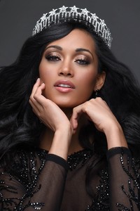 Kara-McCullough-Miss-USA-2017-Miss-DC-2017-1.thumb.jpg.75cb491857cc99d965529fdb39fd6711.jpg