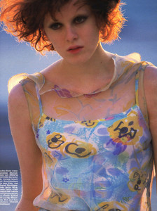 Karen_Feurer_Marie_Claire_Germany_June_1997_04.thumb.jpg.8afc48099bb3b5ed7a63820cde6e6e6f.jpg