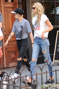 Kristen-Stewart-and-Stella-Maxwell--Hold-Hands-While-Taking-a-Walk-in-Manhattan-02.jpg