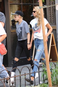 Kristen-Stewart-and-Stella-Maxwell--Hold-Hands-While-Taking-a-Walk-in-Manhattan-03.jpg