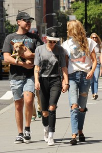 Kristen-Stewart-and-Stella-Maxwell--Hold-Hands-While-Taking-a-Walk-in-Manhattan-10.jpg