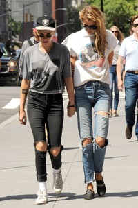 Kristen-Stewart-and-Stella-Maxwell--Hold-Hands-While-Taking-a-Walk-in-Manhattan-19.jpg