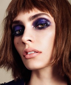 Marine-Deleeuw-Harpers-Bazaar-Latin-America-September-2017-Beauty-Editorial06.thumb.jpg.79f88fc4bcb2c206d10419ddf68844b1.jpg