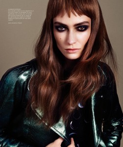 Marine-Deleeuw-Harpers-Bazaar-Latin-America-September-2017-Beauty-Editorial07.thumb.jpg.80ccd9765be8ad3a5de59f3c7640c525.jpg