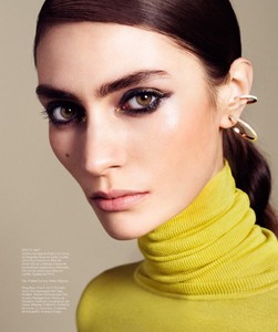 Marine-Deleeuw-Harpers-Bazaar-Latin-America-September-2017-Beauty-Editorial08.thumb.jpg.a955d4e5a020789d30164ff239dc968a.jpg
