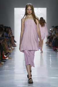 Noon-by-Noor-RTW-SS18-New-York-4443-1504819877-bigthumb.jpg