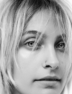 Paris-Jackson-i-D-Magazine-Fall-2017-Cover-Photoshoot05.jpg