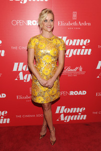PicturePub_ReeseWitherspoon_06Sep2017_HomeAgain_NY__29_.jpg