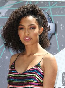 PicturePub_Yara_Shahidi_003.jpg