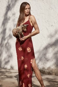 Reformation-Fall-2017-Lookbook07.thumb.jpg.0094ecd78dcf7a5eceb9251a396d282b.jpg