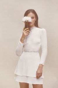 Reformation-Pretty-Dresses-Lookbook06.thumb.jpg.07d47efa01102d4f104746b782ca1ff6.jpg