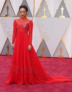 Ruth-Negga--2017-Academy-Awards--03.thumb.jpg.e4131f4b1f5c40f1fccc34e1b68bde0a.jpg