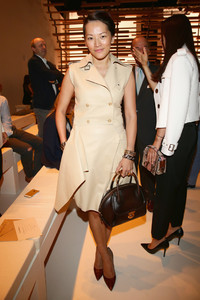 Salvatore_Ferragamo_Front_Row_Milan_Fashion_4t_S-.jpg