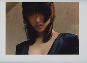 Sora-Choi-by-Suffo-Moncloa-for-AnOther-AW-2017-3-760x553.thumb.jpg.a91774c0cfe7522df100aad2a4f67729.jpg
