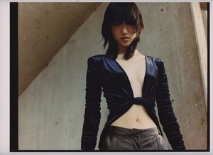 Sora-Choi-by-Suffo-Moncloa-for-AnOther-AW-2017-5-760x553.thumb.jpg.eae46905b3573a3d2f2822ad5c4d25a2.jpg