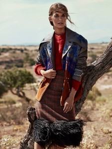 Telva-Magazine-October-2017-Gara-Arias-by-Jonathan-Segade-1-2.thumb.jpg.15d2330b5a8c9547eb08113cb8e47305.jpg