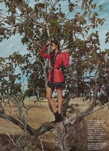 Telva-Magazine-October-2017-Gara-Arias-by-Jonathan-Segade-5.thumb.jpg.2c724ca53461ae71ef8ae5f632f4bf5d.jpg