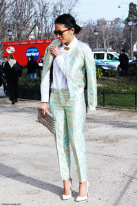 Tina_Leung-_Chanel_Fashion_Show_Fall_2013-_Street.jpg