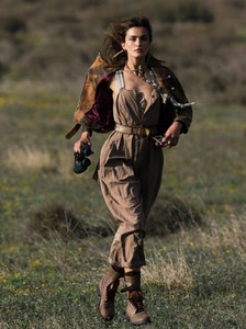 Vogue-Paris-June-July-2016-Andreea-Diaconu-by-Hans-Feurer-05.thumb.jpg.3214c9d0c968ddc853ce89fdc1adb314.jpg