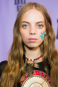 anna-sui-bks-i-rs18-7352.jpg