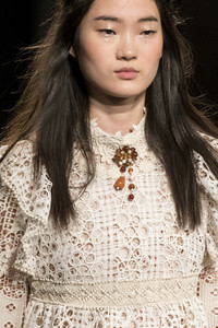 anna-sui-clp-rs18-3505.thumb.jpg.278eb619e04955ffacef2c0e29db1999.jpg