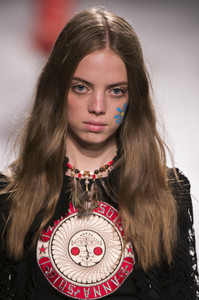 anna-sui-clpi-rs18-0207.jpg