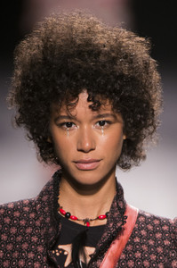 anna-sui-clpi-rs18-0278.thumb.jpg.ebcc2ef512ef0ad72f73ba94d1128567.jpg