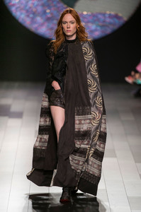 anna-sui-rs18-0335.thumb.jpg.160702eb64dcac715f7f96cdd9099efb.jpg