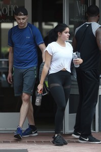 ariel-winter-going-to-the-gym-in-la-91417-11.jpg