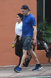 ariel-winter-going-to-the-gym-in-la-91417-15.jpg