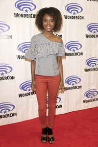 ashleigh-murray-at-riverdale-press-room-at-wondercon-in-anaheim-03-31-2017-_3.thumb.jpg.b11c8c4c8e5c21608e3b36533add3f2e.jpg