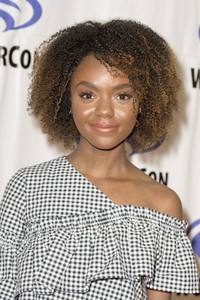 ashleigh-murray-at-riverdale-press-room-at-wondercon-in-anaheim-03-31-2017-_5.thumb.jpg.0ab4b29495d4be975aed905505d086a6.jpg