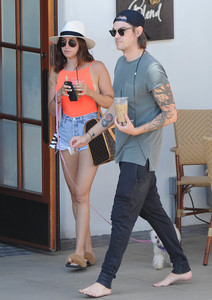 ashley-tisdale-bacara-resort-amp-spa-in-santa-barbara-september-9-32-pics-3.jpg