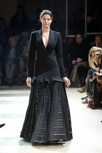 azzedine-alaia-ss-2003-2.thumb.JPEG.4970fa1dd89030fd6391daae2bcc6d72.JPEG