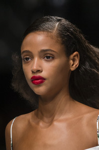 blumarine-clp-rs18-0824.thumb.jpg.ecca30d25eb3040e04e599fa5dac6239.jpg
